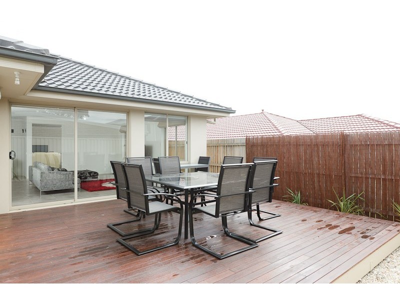 17 Barbara Jefferis Street, Franklin ACT 2913