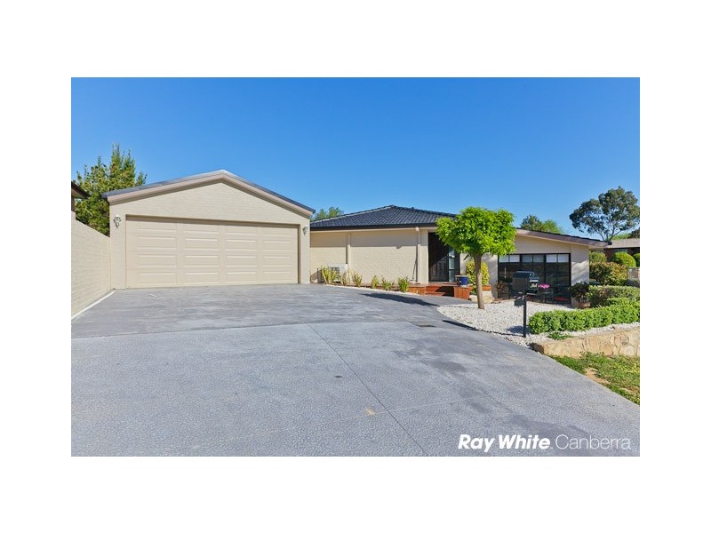 2 Mirrabucca Crescent, Giralang ACT 2617