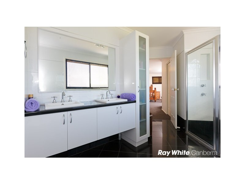 2 Mirrabucca Crescent, Giralang ACT 2617