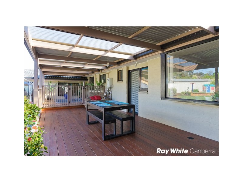 2 Mirrabucca Crescent, Giralang ACT 2617