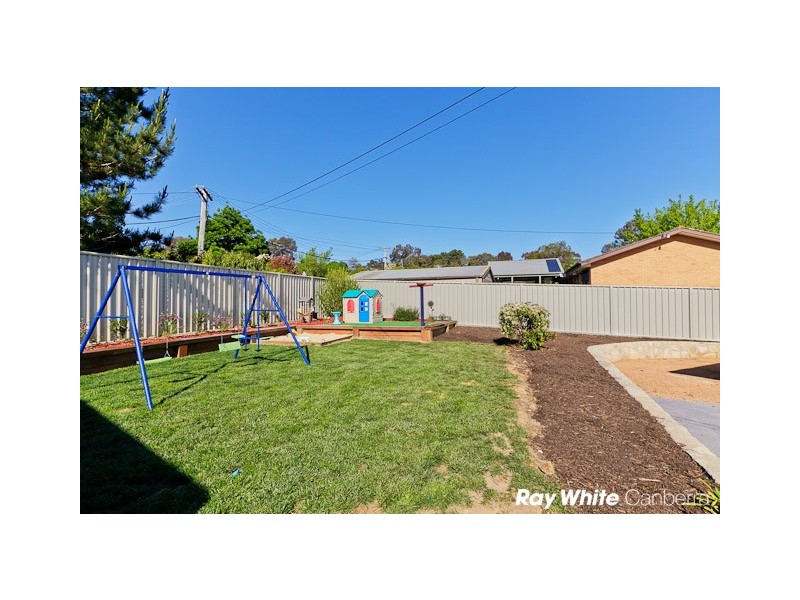 2 Mirrabucca Crescent, Giralang ACT 2617