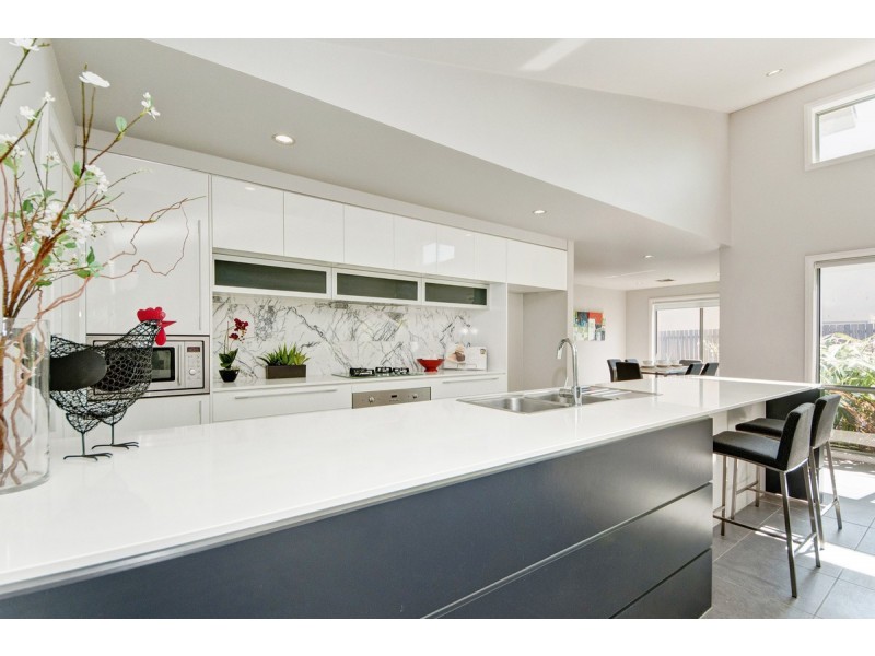 10 Buscombe Street, Forde ACT 2914