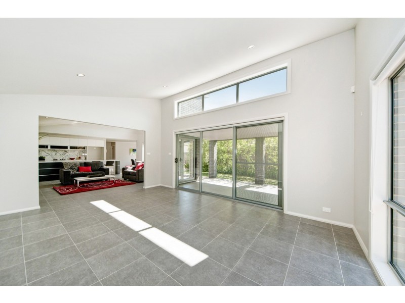 10 Buscombe Street, Forde ACT 2914