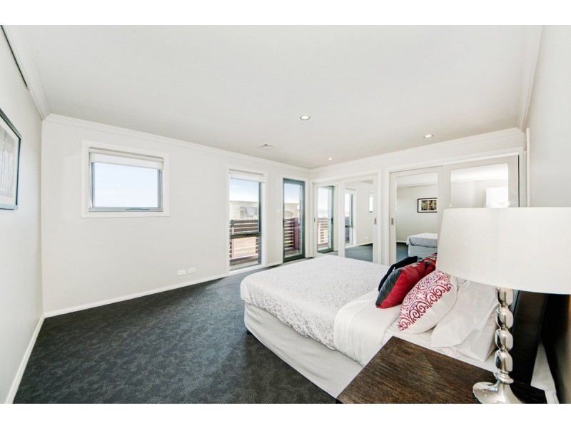 10 Buscombe Street, Forde ACT 2914
