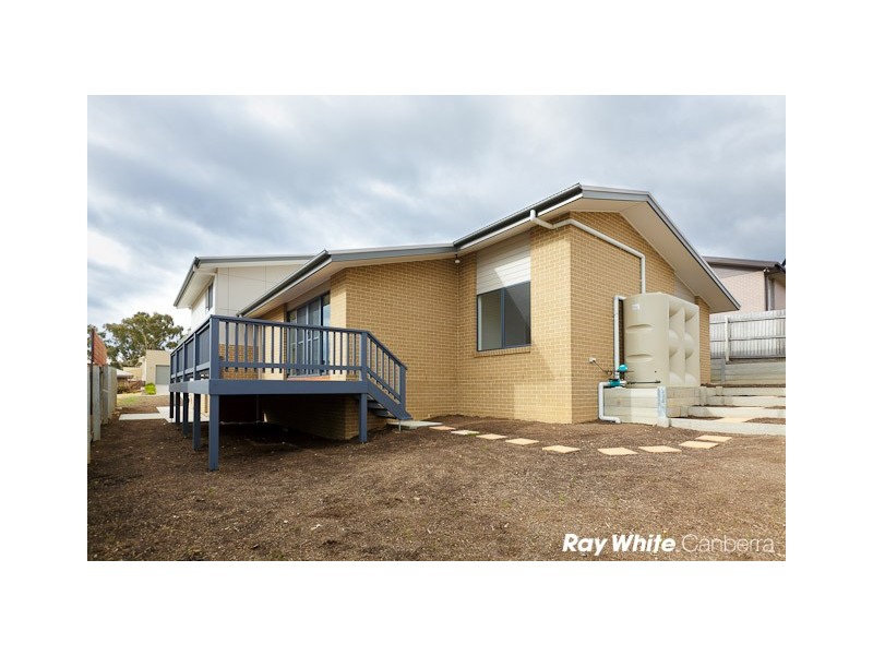 8 Bromham Street, Forde ACT 2914