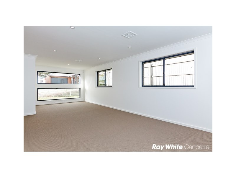 8 Bromham Street, Forde ACT 2914