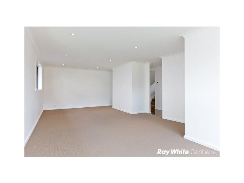 8 Bromham Street, Forde ACT 2914