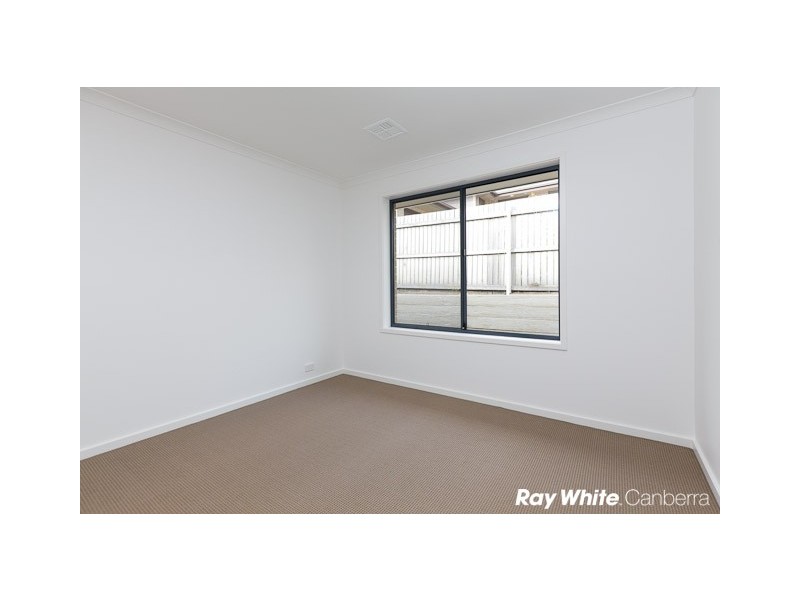 8 Bromham Street, Forde ACT 2914