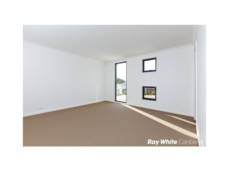 8 Bromham Street, Forde ACT 2914