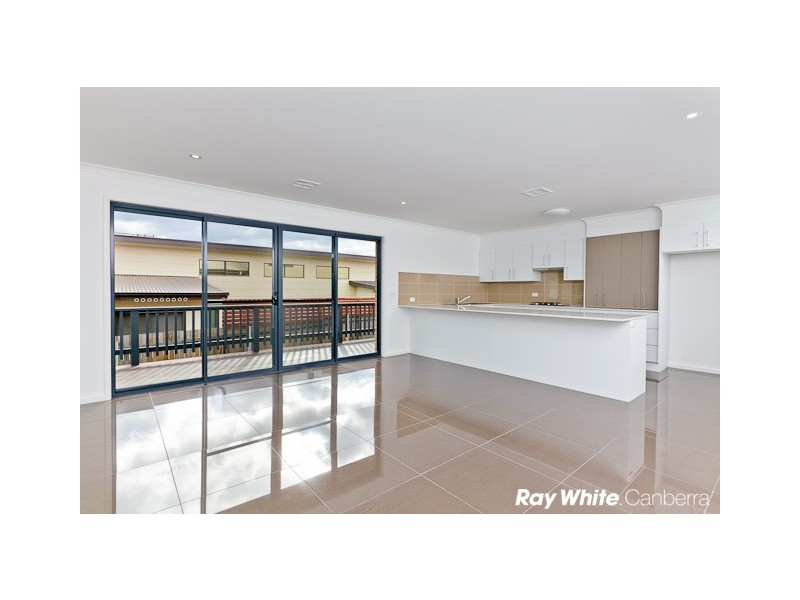 8 Bromham Street, Forde ACT 2914