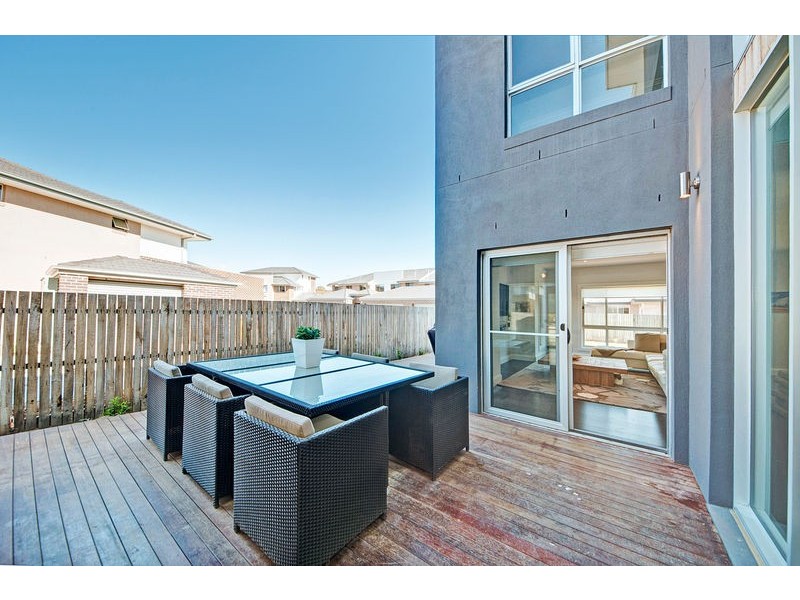 16 Dickins Street, Forde ACT 2914