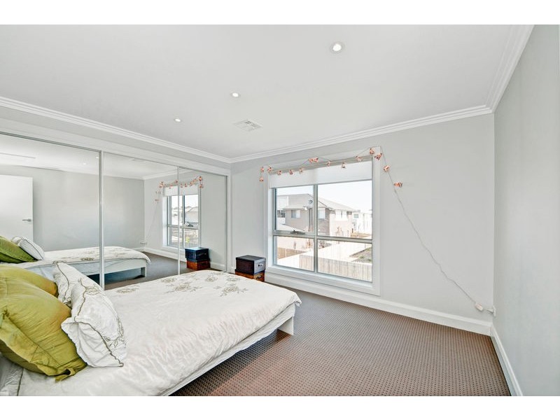 16 Dickins Street, Forde ACT 2914