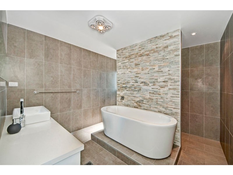 16 Dickins Street, Forde ACT 2914