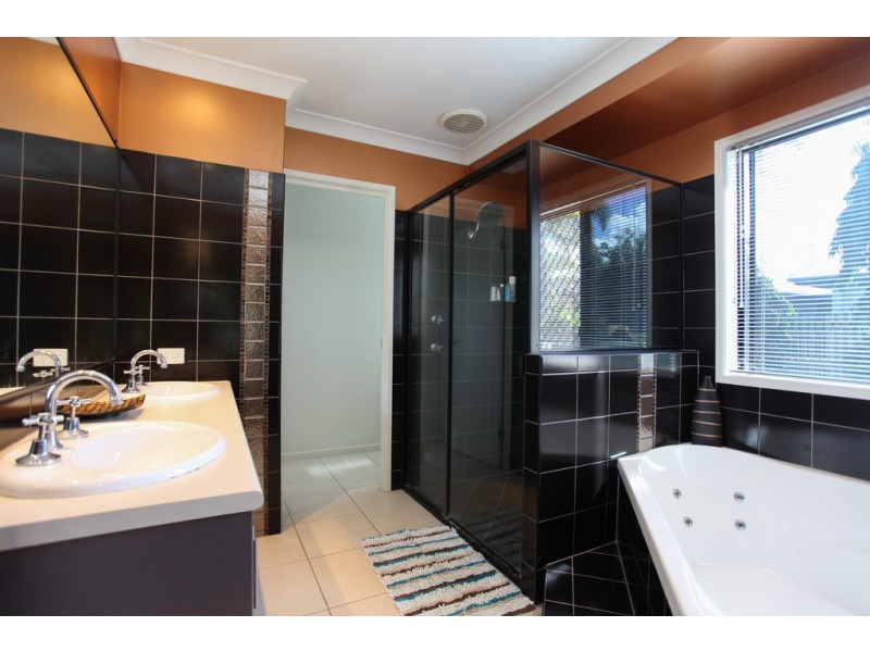 31 Oxley Cres, Erakala QLD 4740