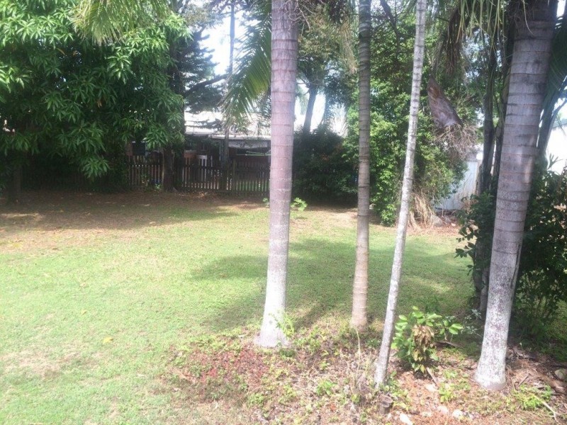 5 Stott street, Bucasia QLD 4750