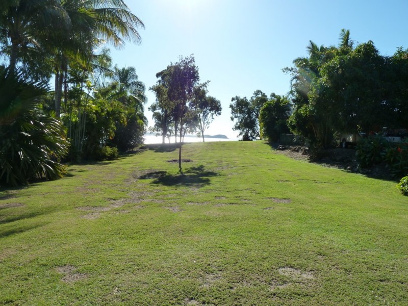 33 Blue Beach Blvd, Haliday Bay QLD 4740