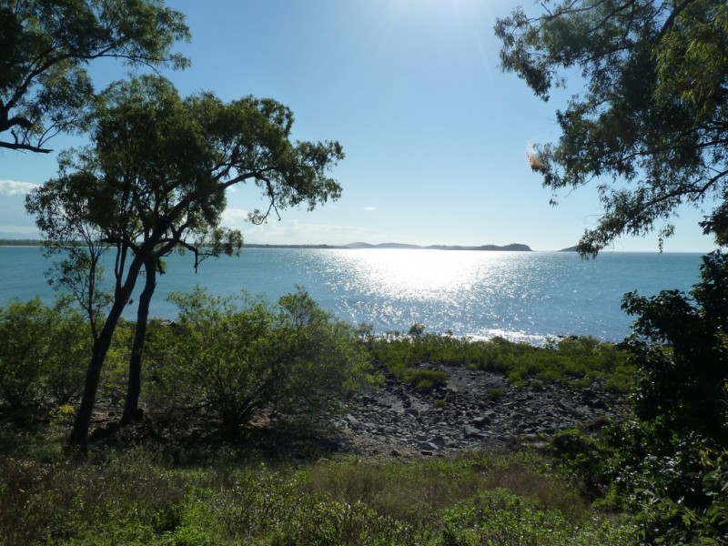 33 Blue Beach Blvd, Haliday Bay QLD 4740