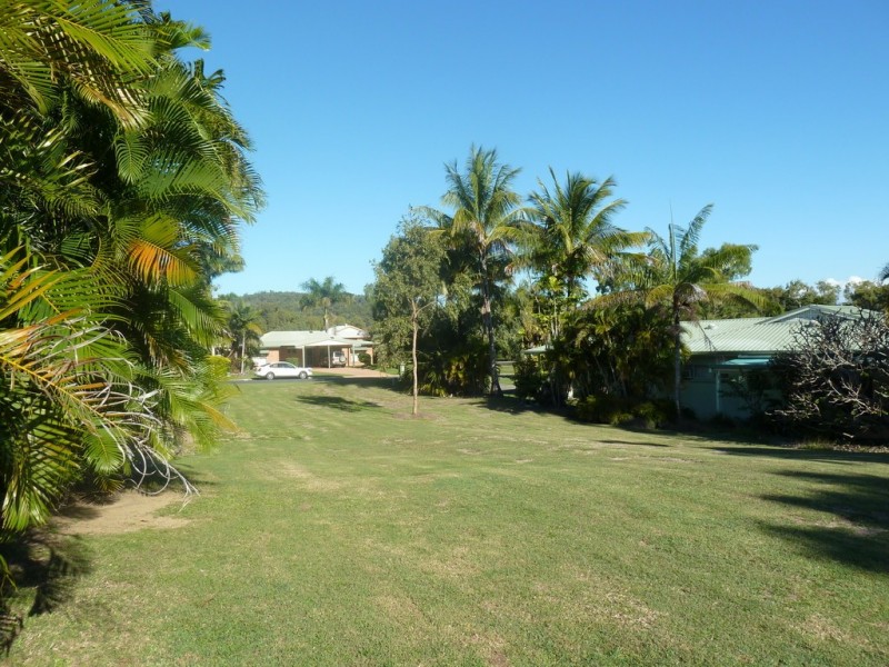 33 Blue Beach Blvd, Haliday Bay QLD 4740