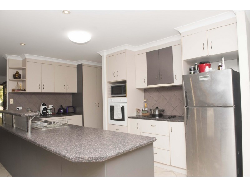 20 Bradco Avenue, Ooralea QLD 4740
