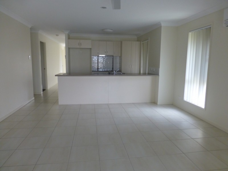 17 Elgans Parade, Rural View QLD 4740