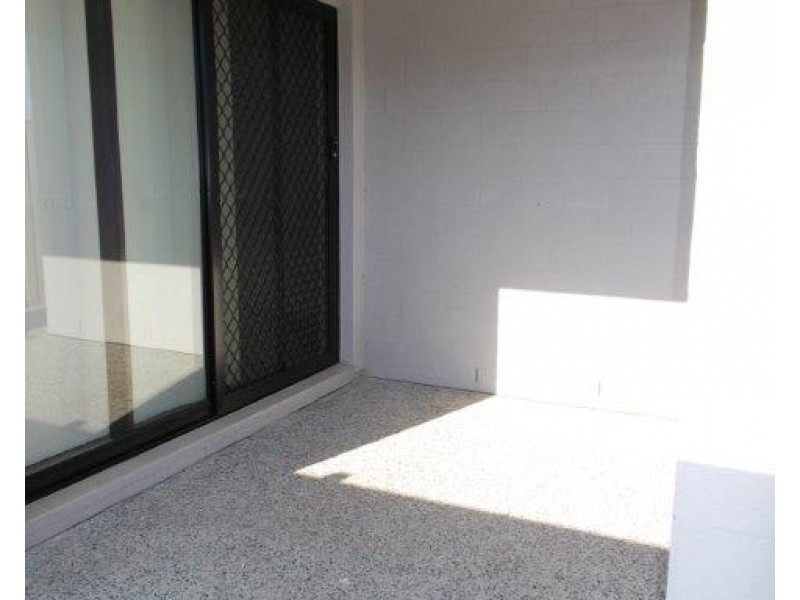 6 Holloways Court, Blacks Beach QLD 4740