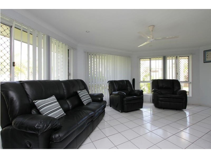 2 Ryan Court, Rural View QLD 4740