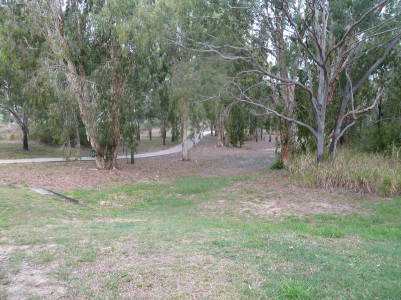 138 Waverley Street, Bucasia QLD 4750