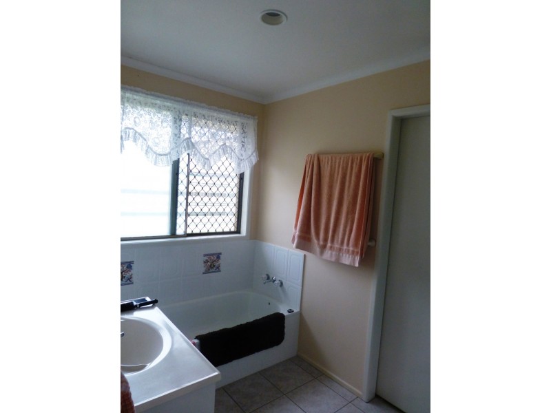 14 Barbat Court, Andergrove QLD 4740