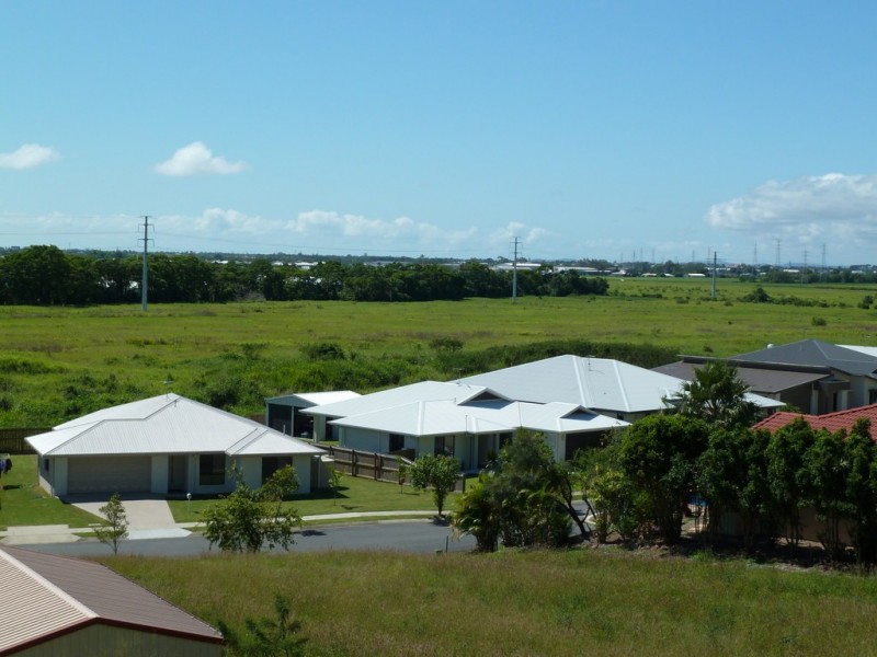 81 Cinnamon Drive, Glenella QLD 4740