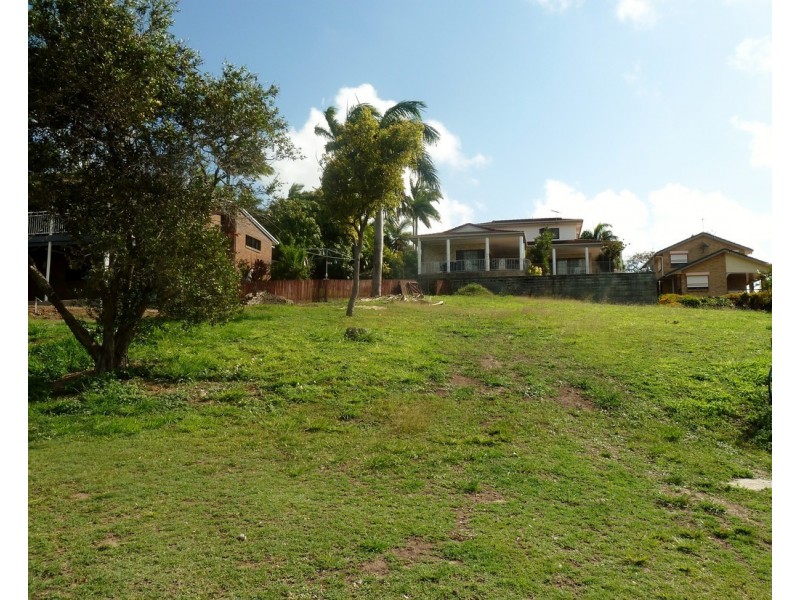 11 Outlook Crecent, Mount Pleasant QLD 4740