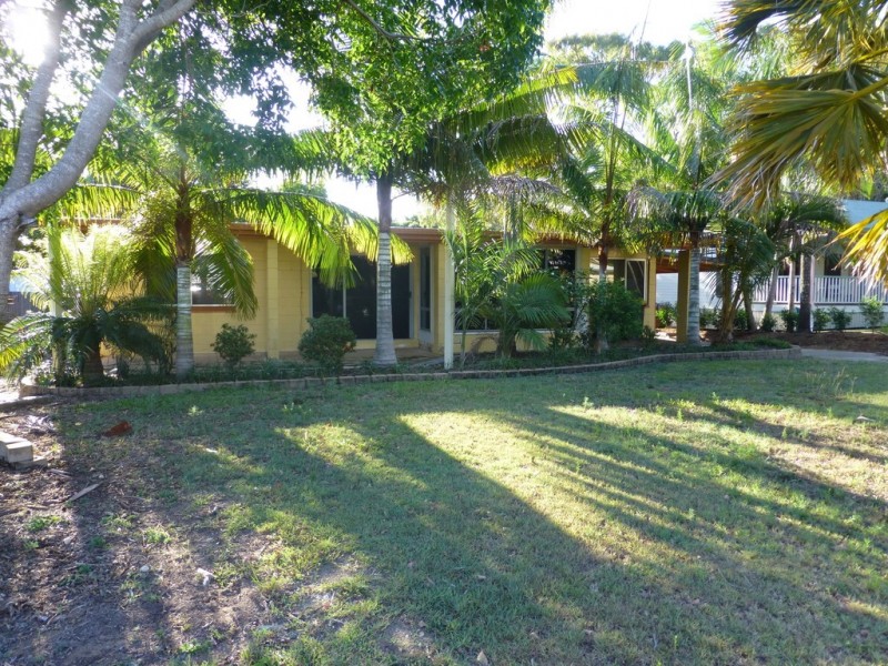11 Searle Street, Bucasia QLD 4750