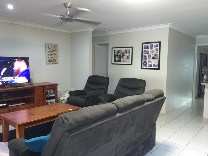 11 Searle Street, Bucasia QLD 4750