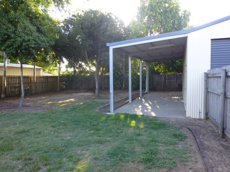 11 Searle Street, Bucasia QLD 4750