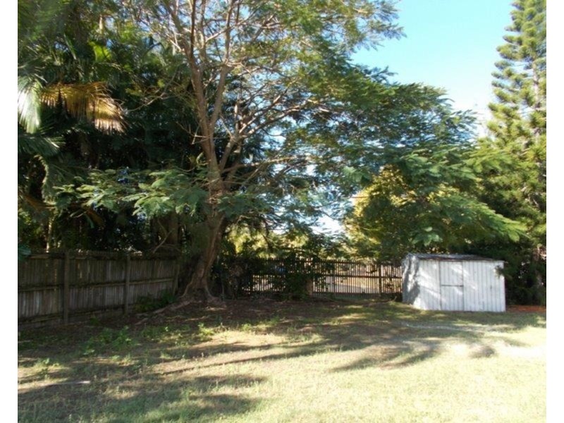 6 Old Shoal Point Road, Bucasia QLD 4750