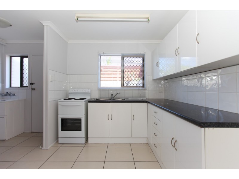 2/1 Cumberland Avenue, Slade Point QLD 4740