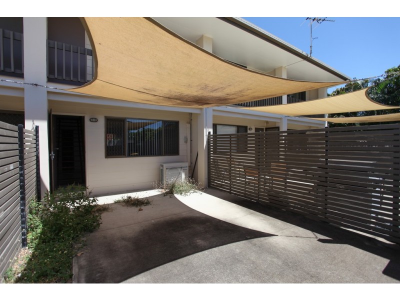 2/1 Cumberland Avenue, Slade Point QLD 4740