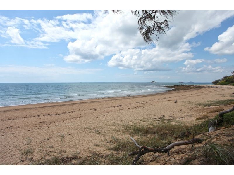 2/1 Cumberland Avenue, Slade Point QLD 4740