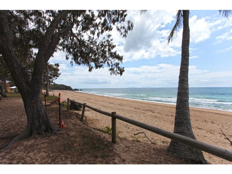 2/1 Cumberland Avenue, Slade Point QLD 4740
