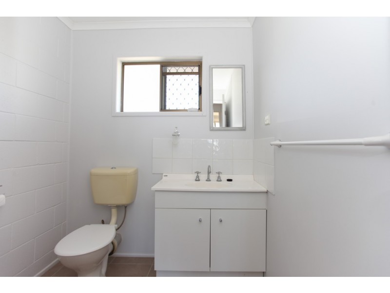 2/1 Cumberland Avenue, Slade Point QLD 4740