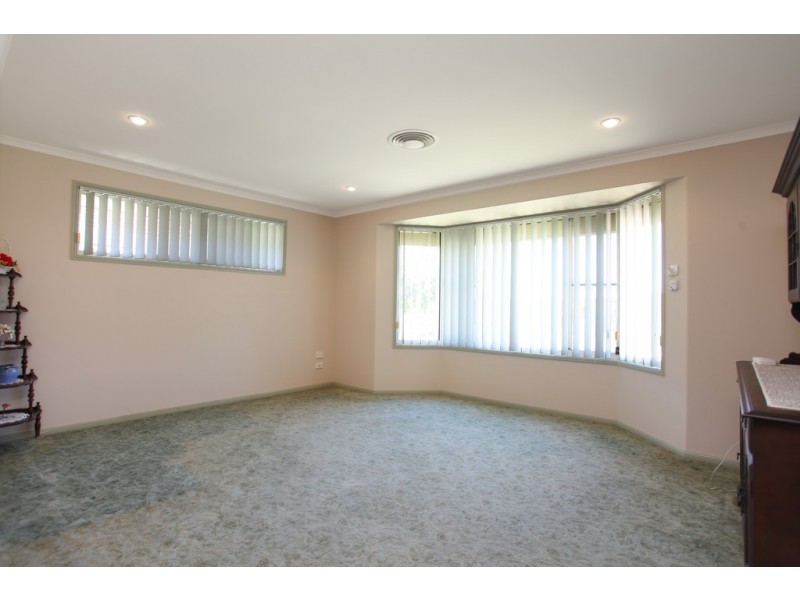 4 Katie Court, Ooralea QLD 4740