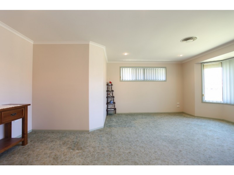 4 Katie Court, Ooralea QLD 4740