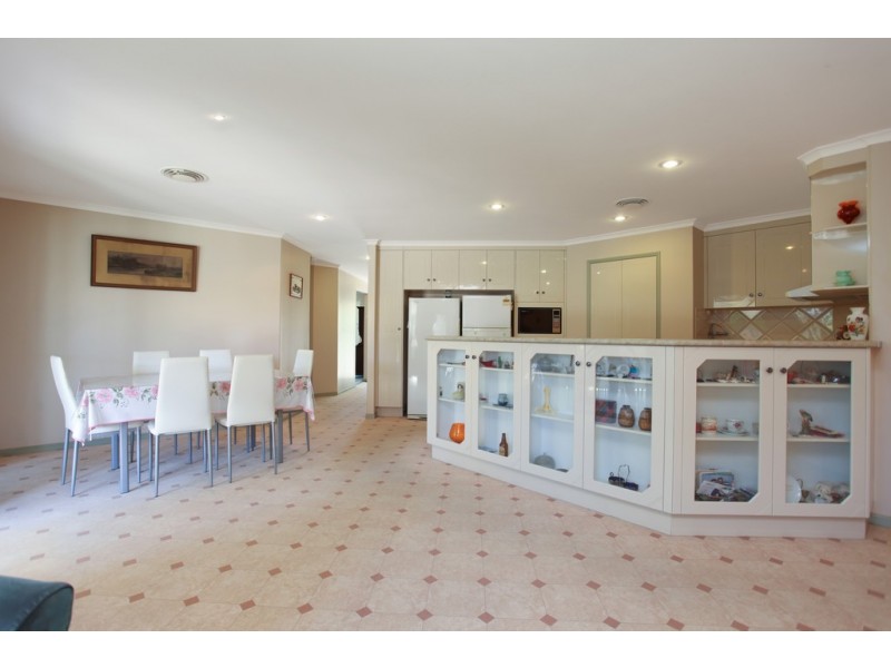 4 Katie Court, Ooralea QLD 4740