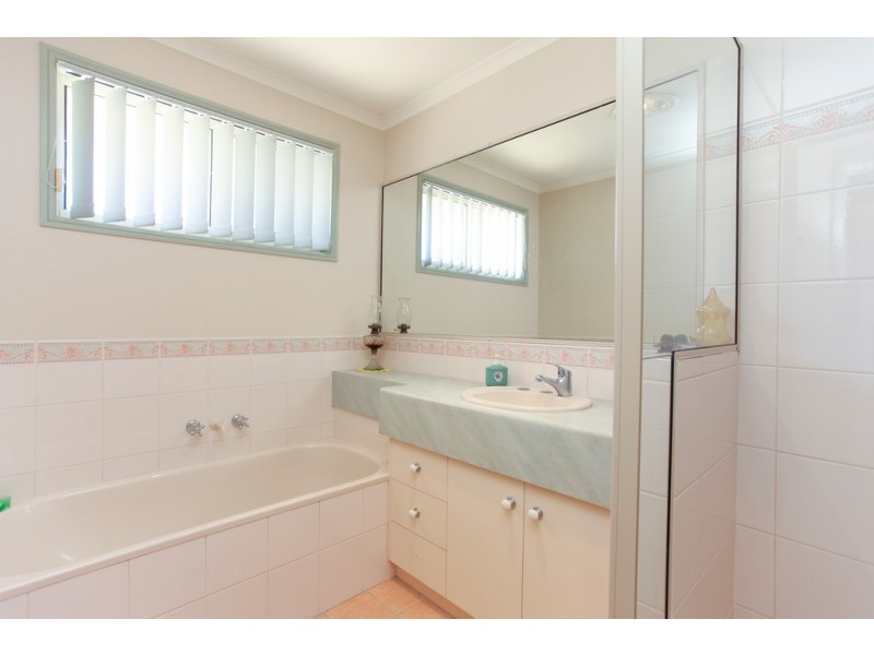 4 Katie Court, Ooralea QLD 4740