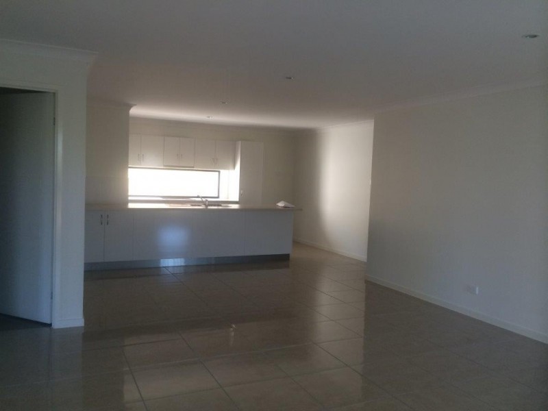27 Eales Road, Rural View QLD 4740