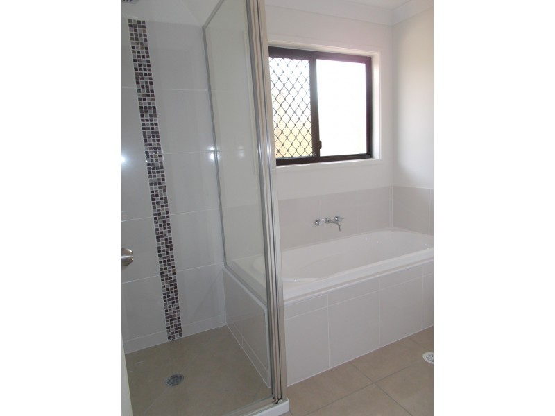 63 Caroval Drive, Rural View QLD 4740