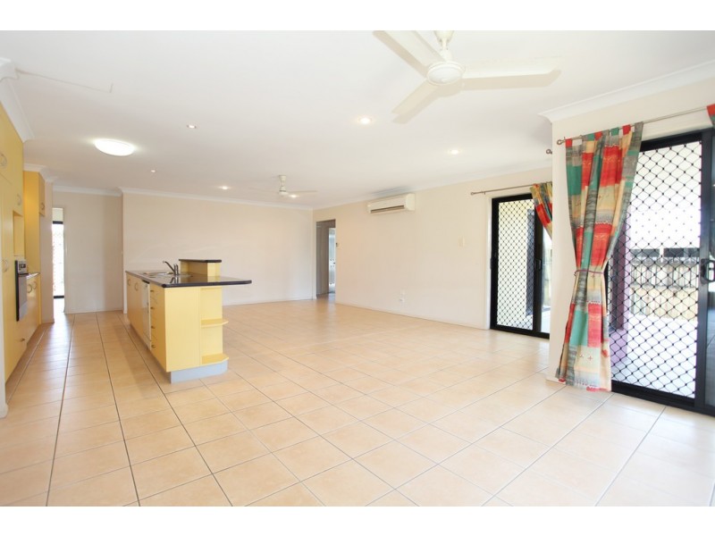 2 Avalon Dr, Rural View QLD 4740