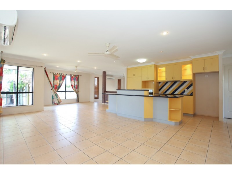 2 Avalon Dr, Rural View QLD 4740