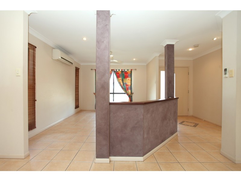 2 Avalon Dr, Rural View QLD 4740