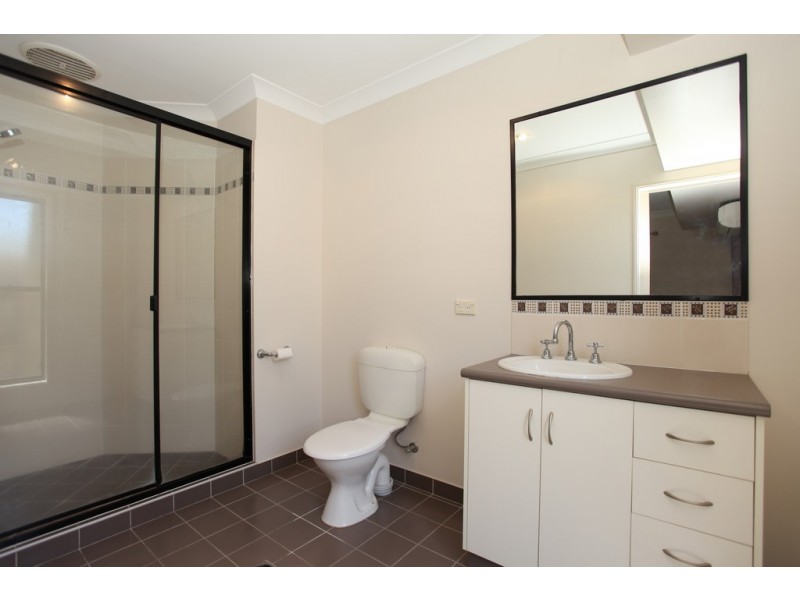 2 Avalon Dr, Rural View QLD 4740