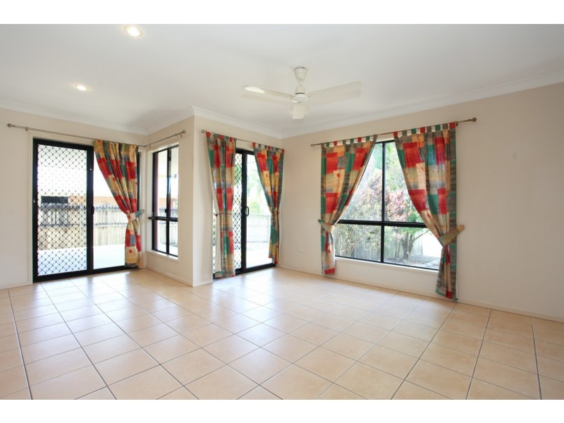 2 Avalon Dr, Rural View QLD 4740